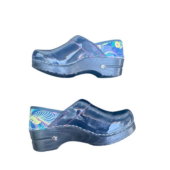 Sanita Womens Patent Leather Clogs EU 35 US 4 Navy Blue Butterfly Work Shoes - Picture 9 of 15